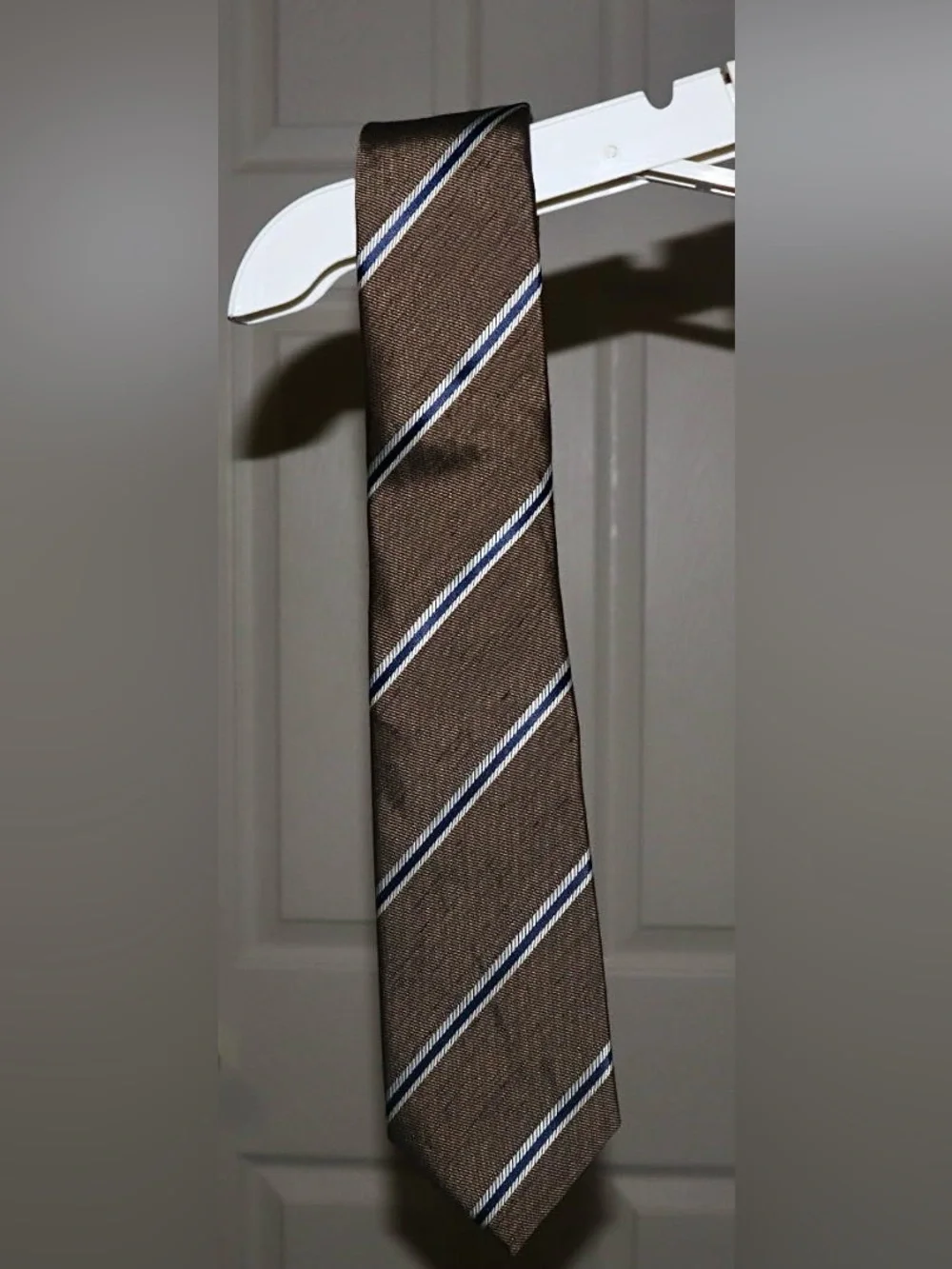 Classic Brown Stripe Men's Tie - Blue & White Accent